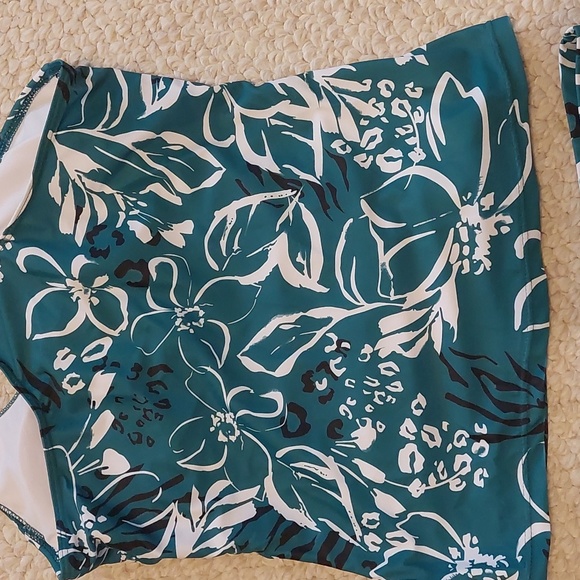 Cup Beach two piece swim suit, medium - Picture 5 of 6